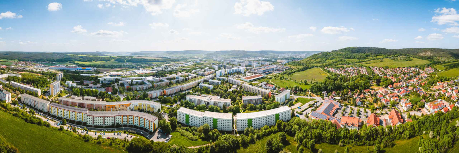 Jena Drackendorf und Jena-Lobeda als Panoramabild im Sommer