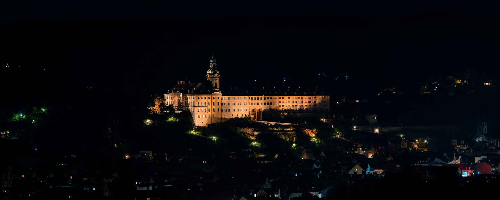 Schloss Heidecksburg bei Nacht als Panorama Foto für Wände